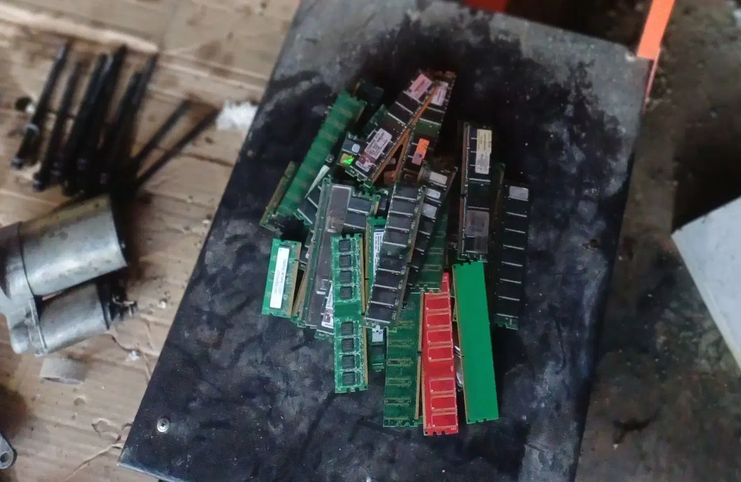 فروش عمده ضایعات قطعات کامپیوتر|قطعات و لوازم جانبی رایانه|اصفهان, نقش جهان|دیوار