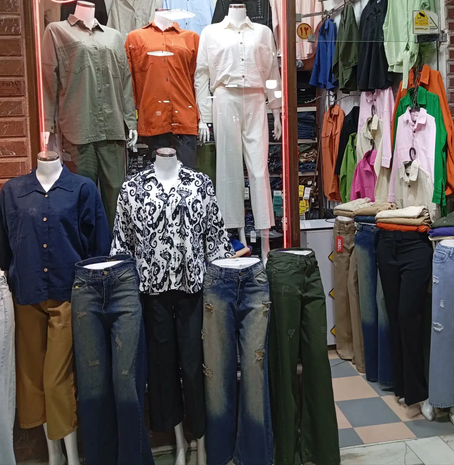 فروشنده خانم جهت همکاری بوتیک شلوار زنانه|استخدام بازاریابی و فروش|اردبیل, |دیوار