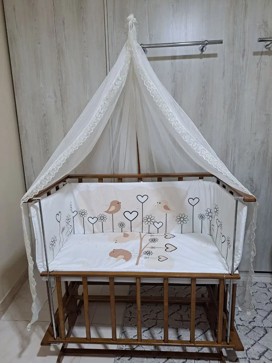 تخت کنار مادر|تخت و صندلی بچه|رشت, معلم|دیوار