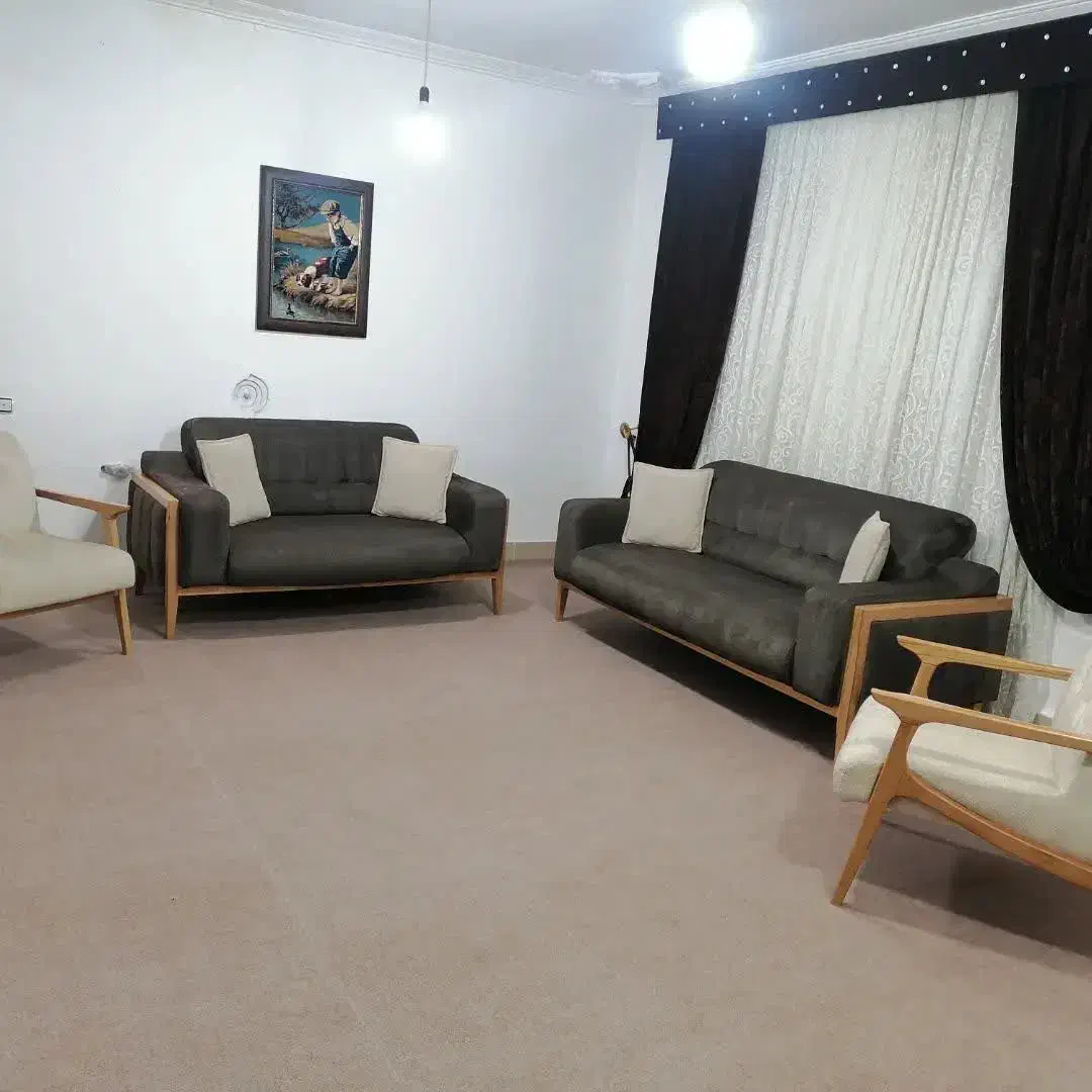 فروش دو دست مبل در حد صفر|مبلمان خانگی و میز عسلی|دوگنبدان, |دیوار