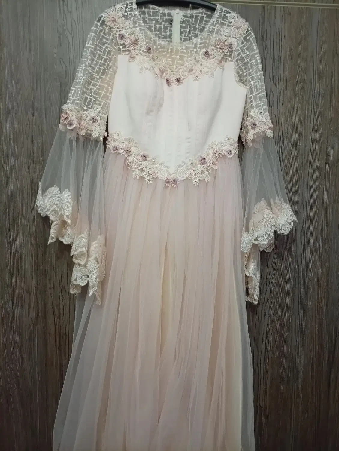 لباس مجلسی|لباس|بناب, |دیوار