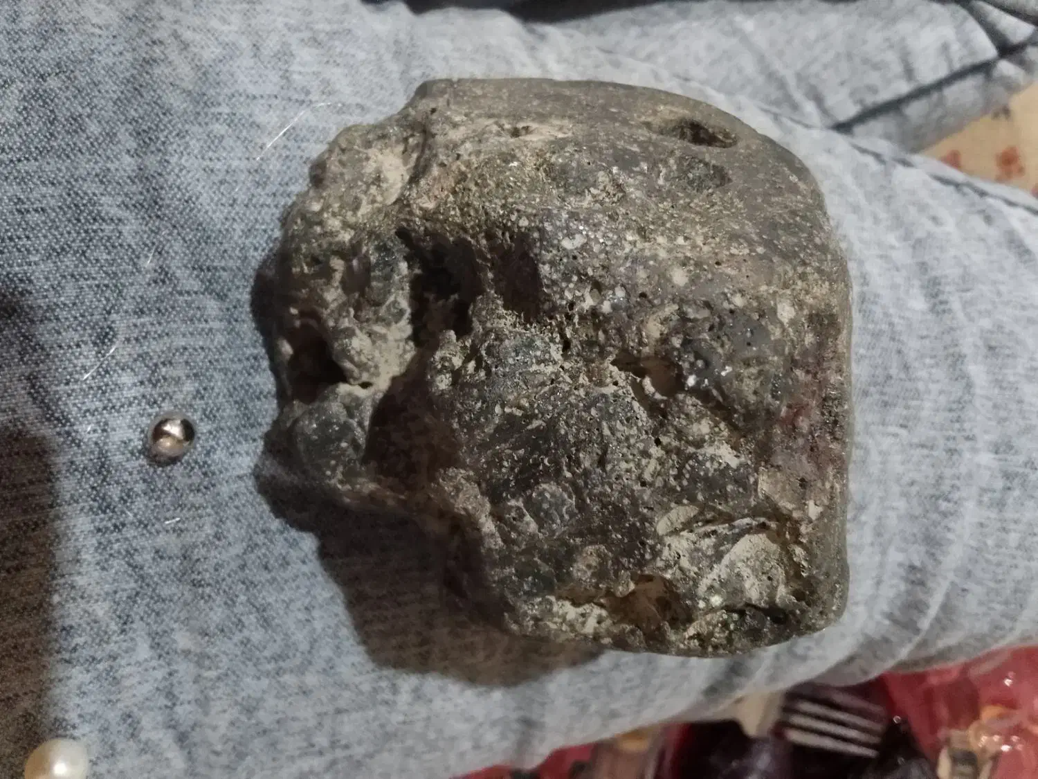 شهاب سنگ|کلکسیون و سرگرمی|ری, شهید غیوری (ابن باویه)|دیوار