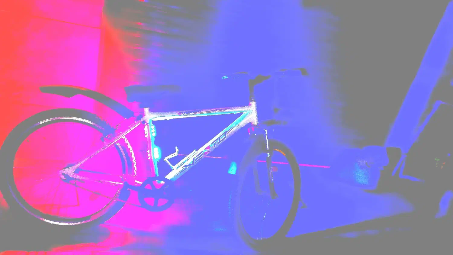 چرخ|دوچرخه، اسکیت، اسکوتر|بم, |دیوار