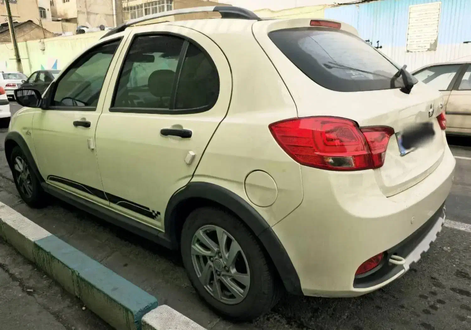 کوئیک R کرم مشکی پارس خودرویی|خودرو سواری و وانت|تهران, آهنگ|دیوار