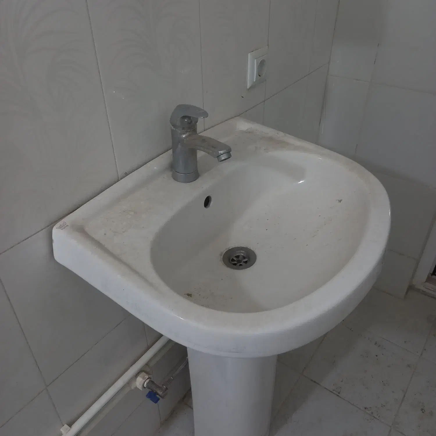 روشویی با شیر اهرمی|لوازم سرویس بهداشتی|سنندج, |دیوار