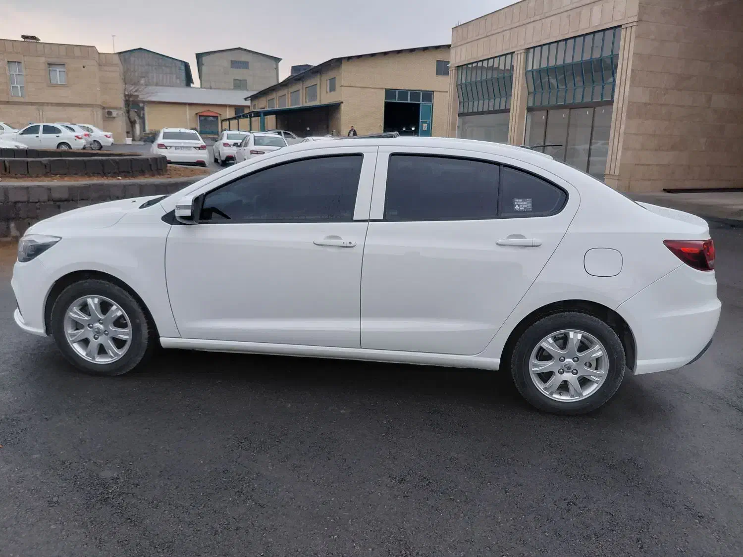 شاهین g 1401 ساندرف دار بی رنگ بی ضربه|خودرو سواری و وانت|سنندج, |دیوار