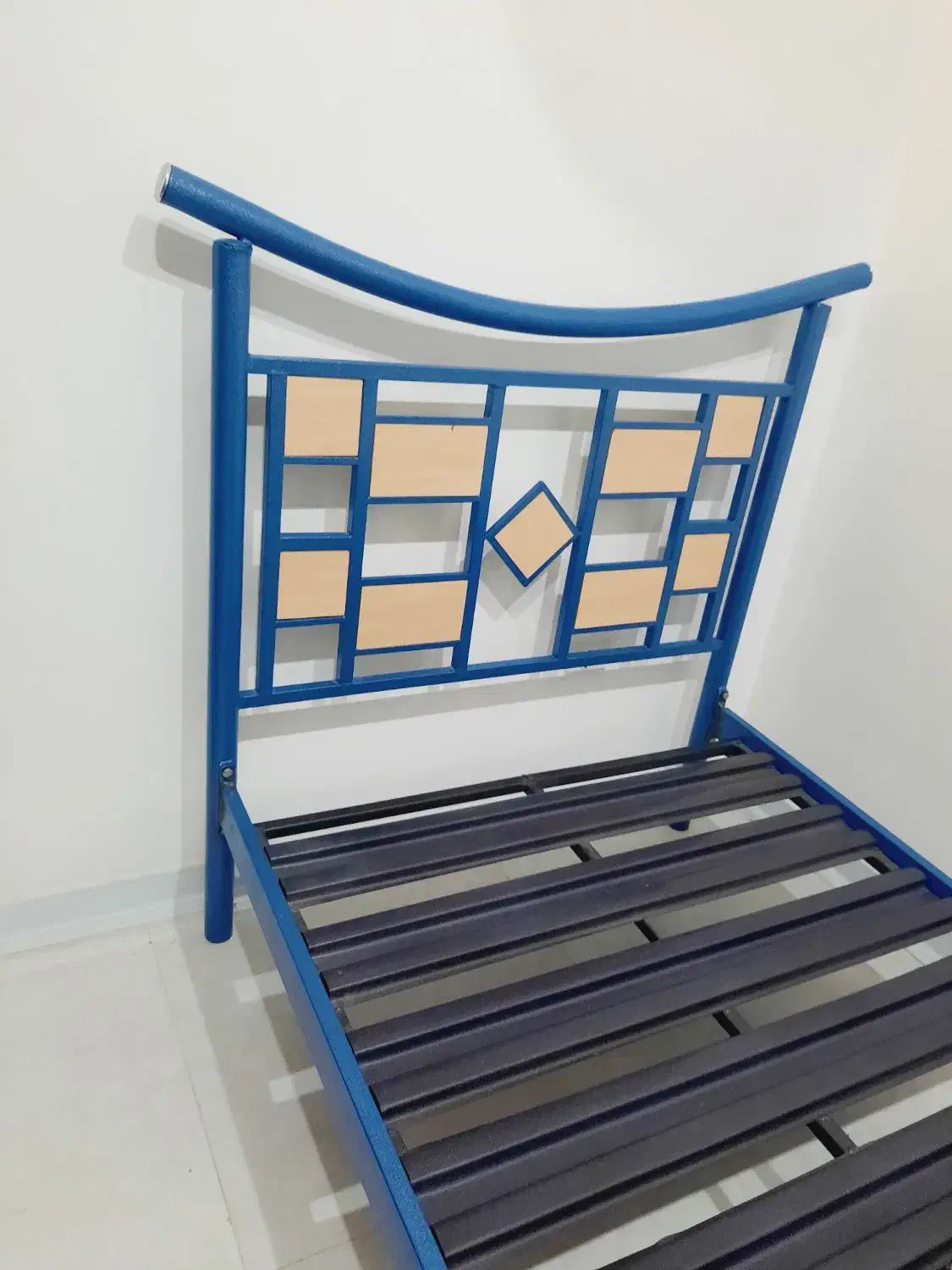 تخت یک نفره فلزی|تخت و سرویس خواب|ساری, |دیوار