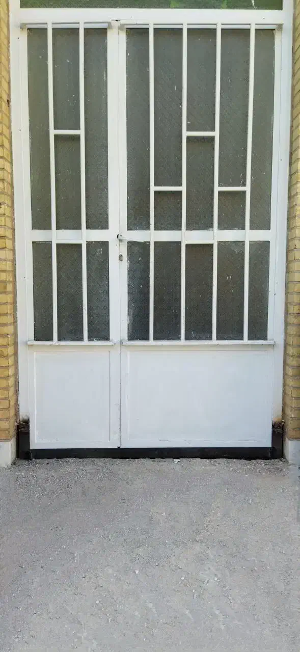 جوشکاری سیار خرده کاری و متخصص تعمیر درب و پنجره|خدمات پیشه و مهارت|زاهدان, |دیوار