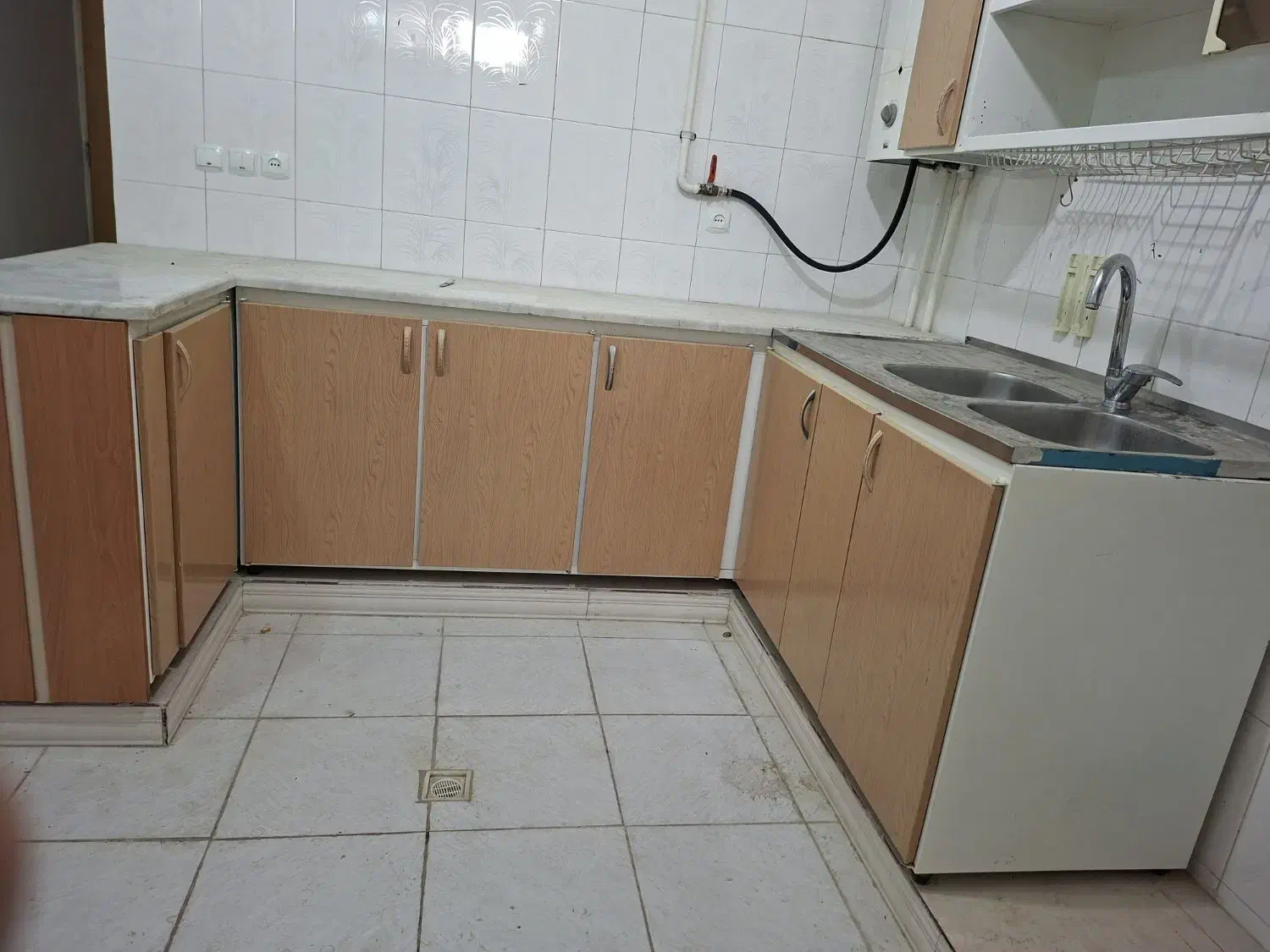 کابینت گالوانیزه|آب‌چکان و نظم‌دهنده ظروف|نجف‌آباد, منتظری جنوبی|دیوار