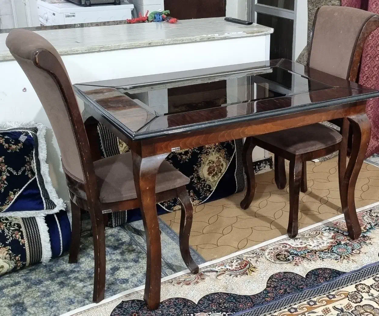 میز ۴ نفره|میز و صندلی غذاخوری|بندر ماهشهر, |دیوار