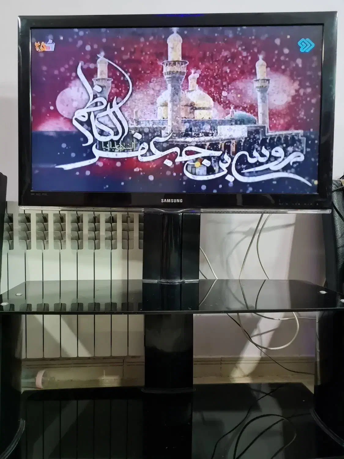 تلویزیون ۴۰ سامسونگ اصل با میز و دستگاه|تلویزیون و پروژکتور|زرند, |دیوار