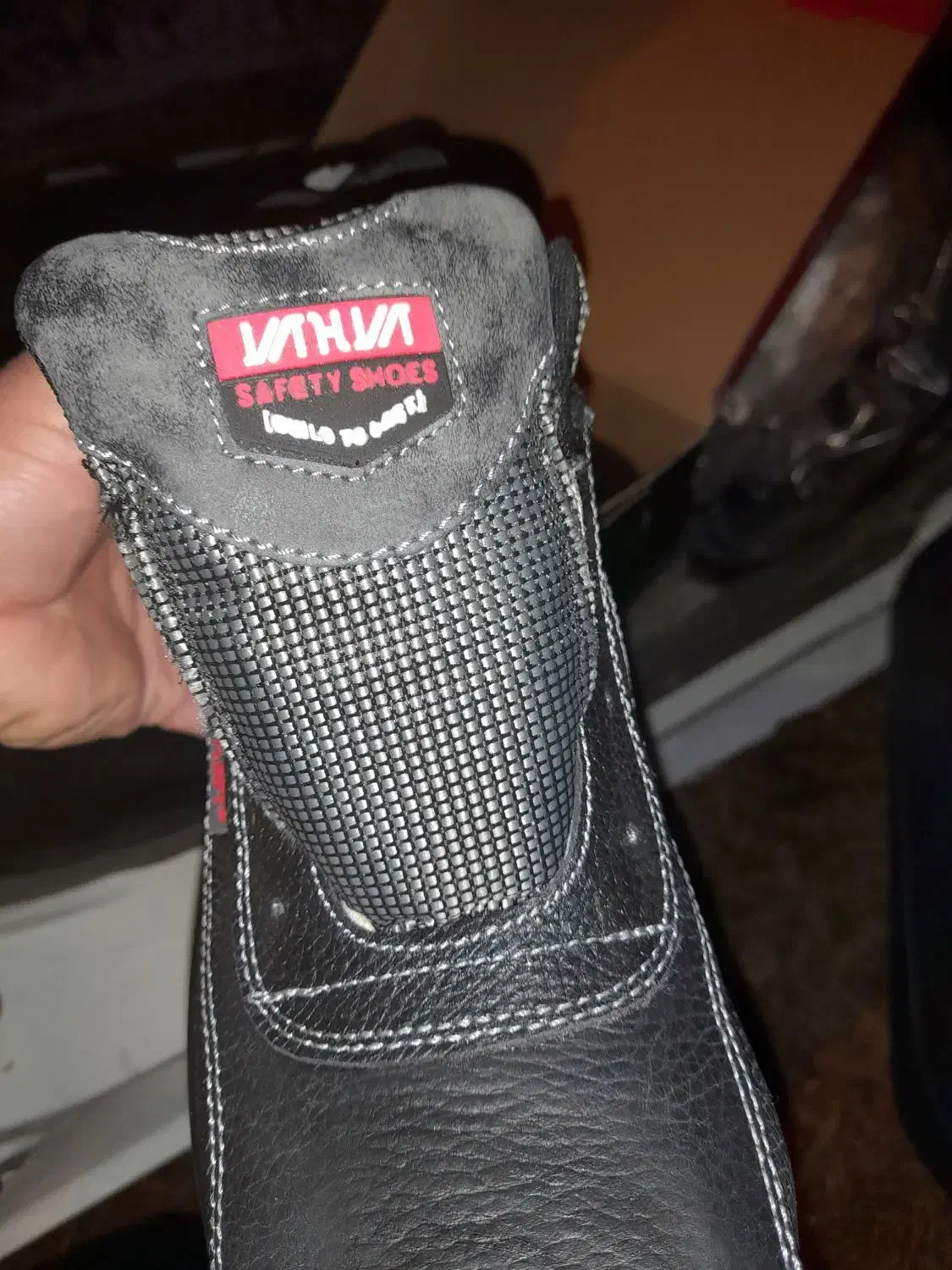 کفش کار،کاپشن،بارونی خز دار،لباس کار|لباس|محلات, |دیوار