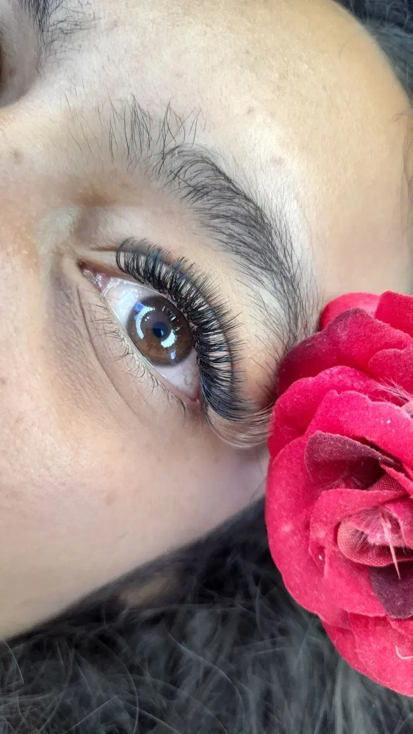 آموزش و خدمات اکستنشن مژه با هزینه مناسب|خدمات آرایشگری و زیبایی|خمینیشهر, |دیوار