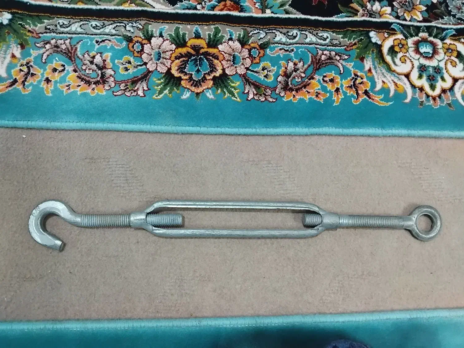 قلاب بارکشی|ابزارآلات|قم, باغ کرباسی|دیوار