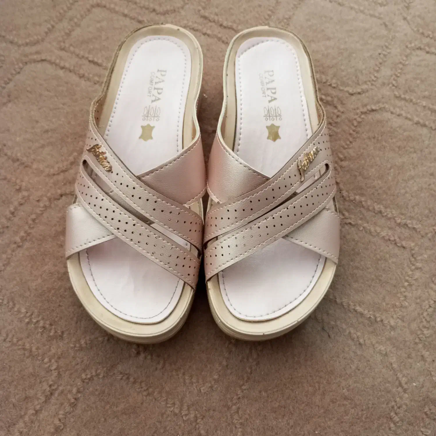 دمپایی  صندل  کفش  رو فرشی  مجلسی  رسمی  چرم|کیف، کفش، کمربند|اصفهان, عسگریه|دیوار