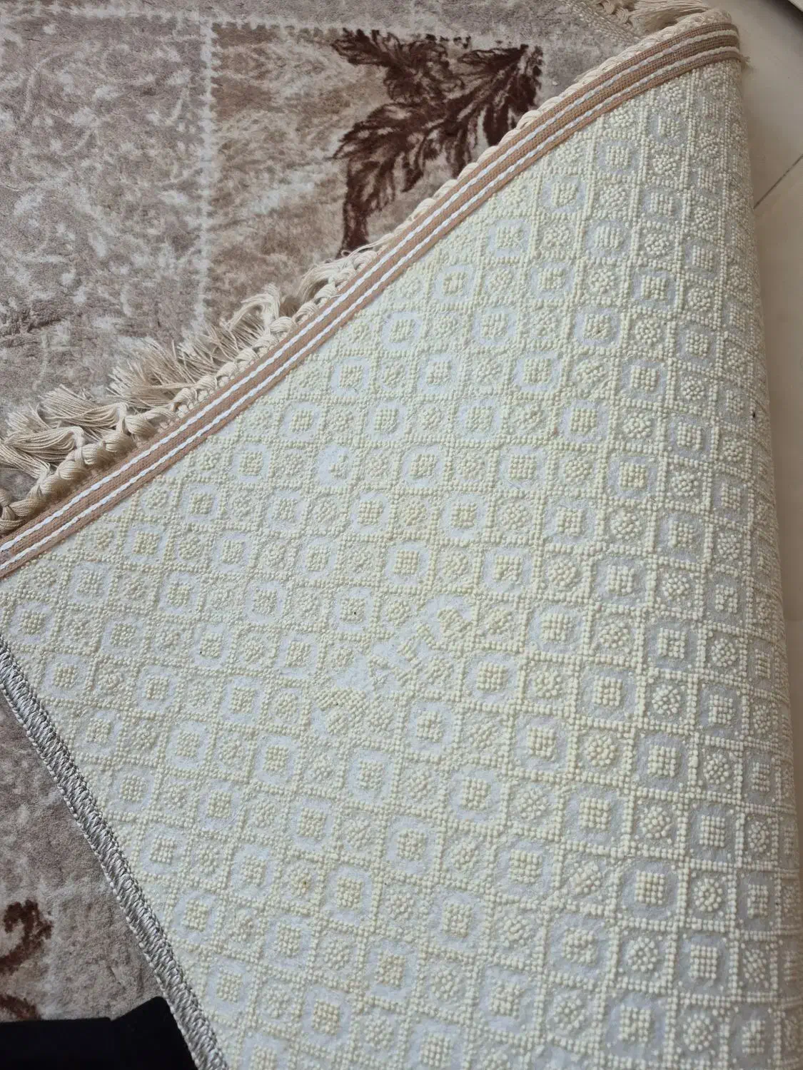 فرش ۱.۵ متری|پادری|بابل, |دیوار