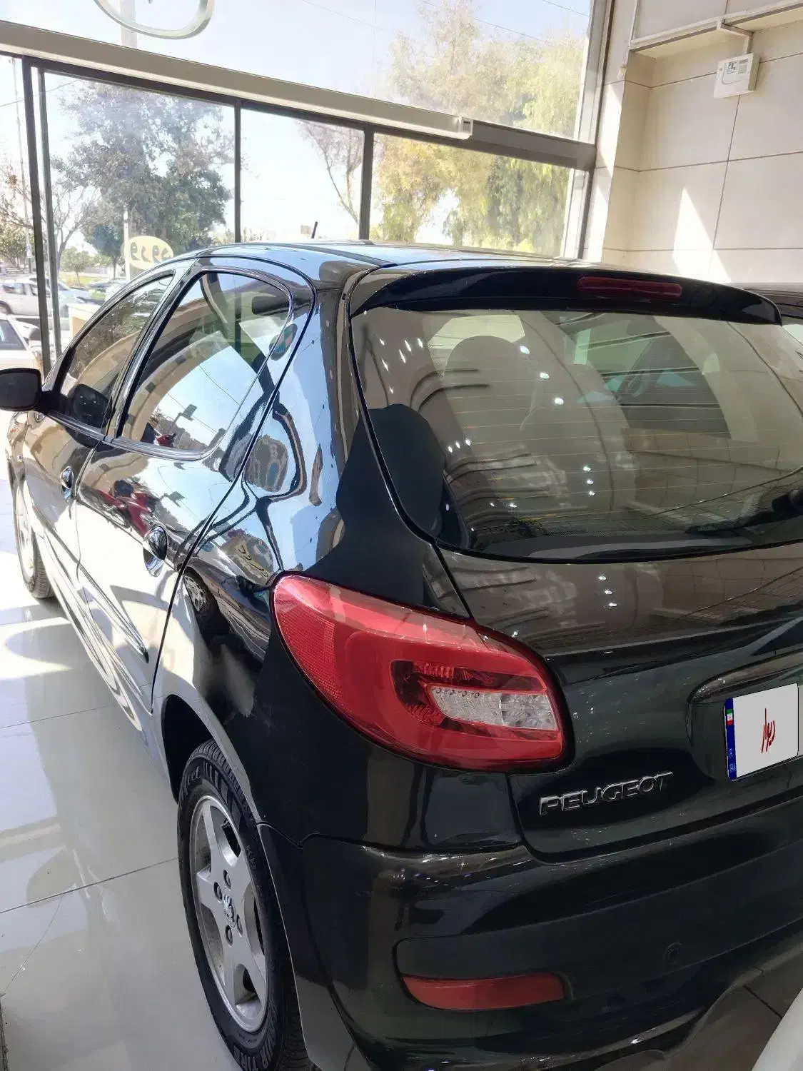 پژو ۲۰۷ اتومات تمام فابریک|خودرو سواری و وانت|شیراز, شهرک ولیعصر|دیوار