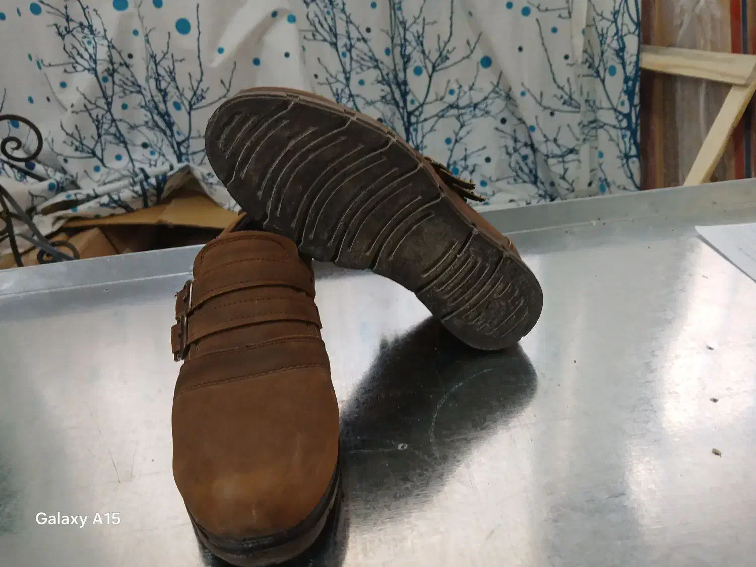 کفش پسرانه شماره۳۲|کیف، کفش، کمربند|قم, دروازه ری|دیوار