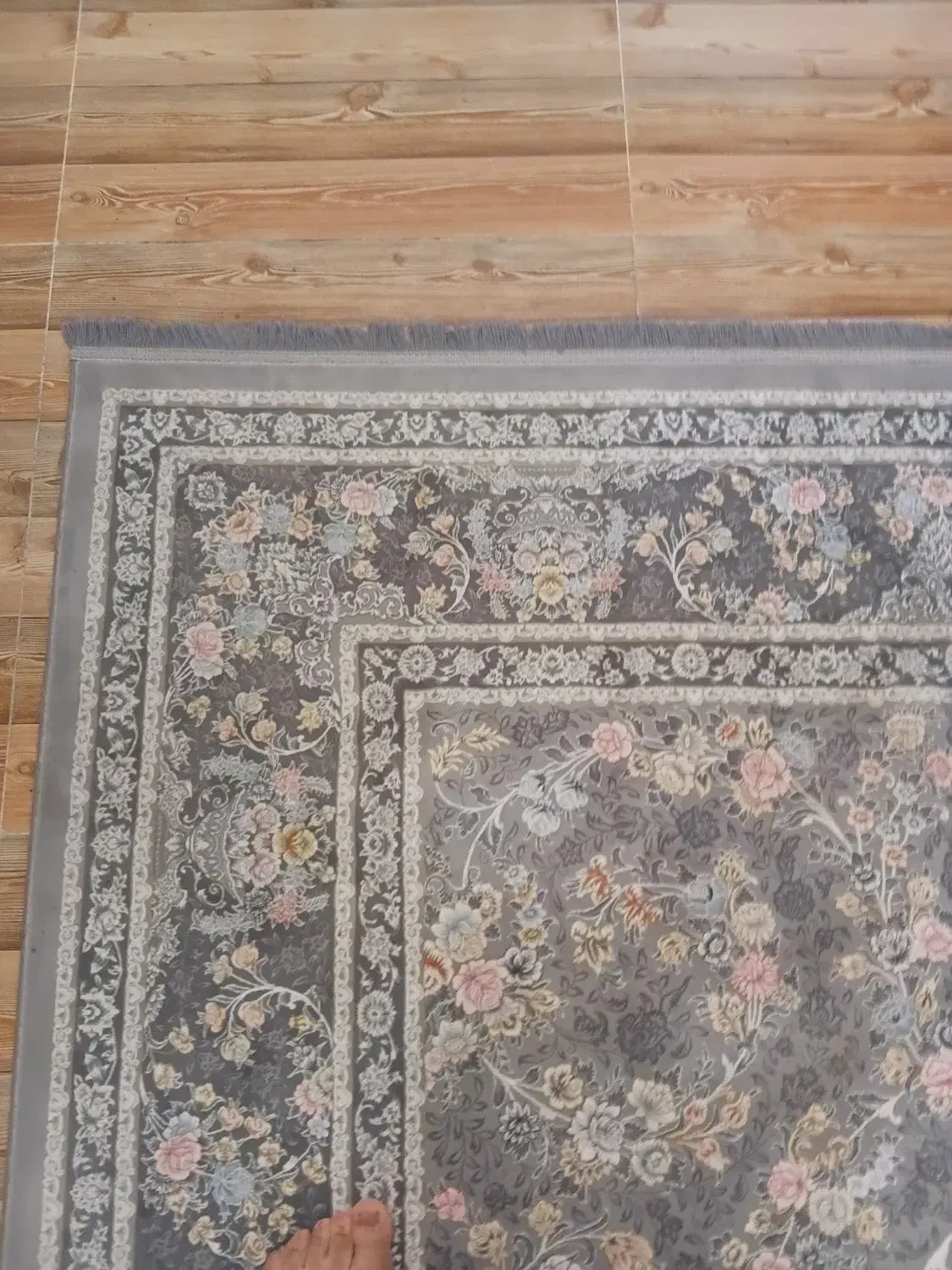 فرش 9متری 1500شانه گل های برجسته ازشرکت بزرگ مهر|فرش|پارس‌آباد, |دیوار