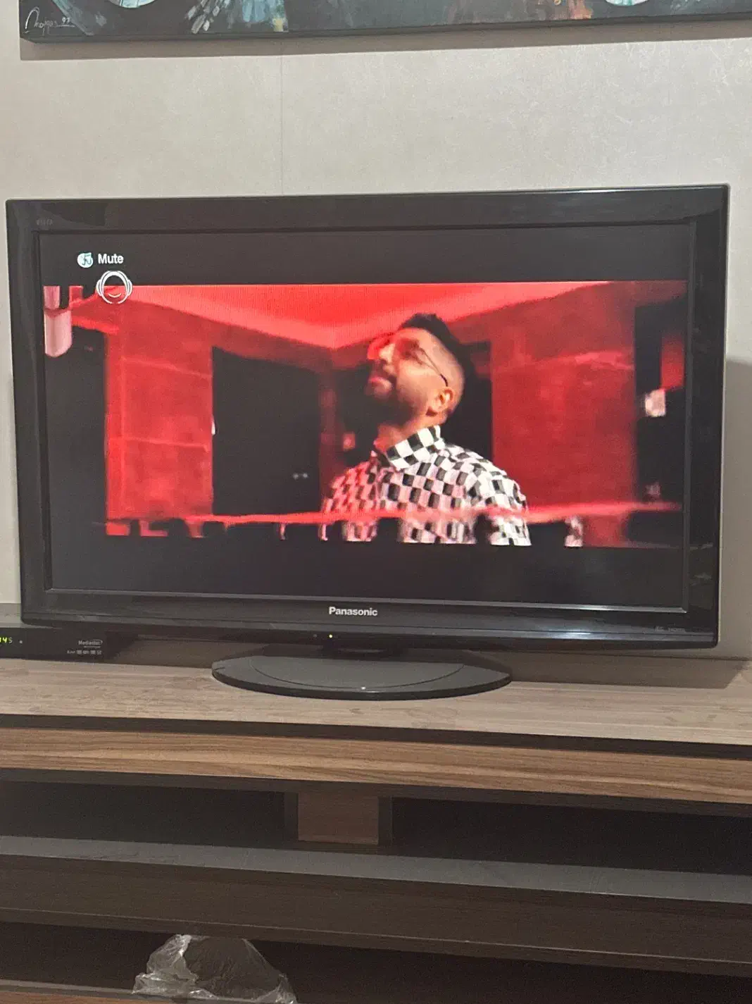 تلوزیون ال سی دی|تلویزیون و پروژکتور|قزوین, |دیوار