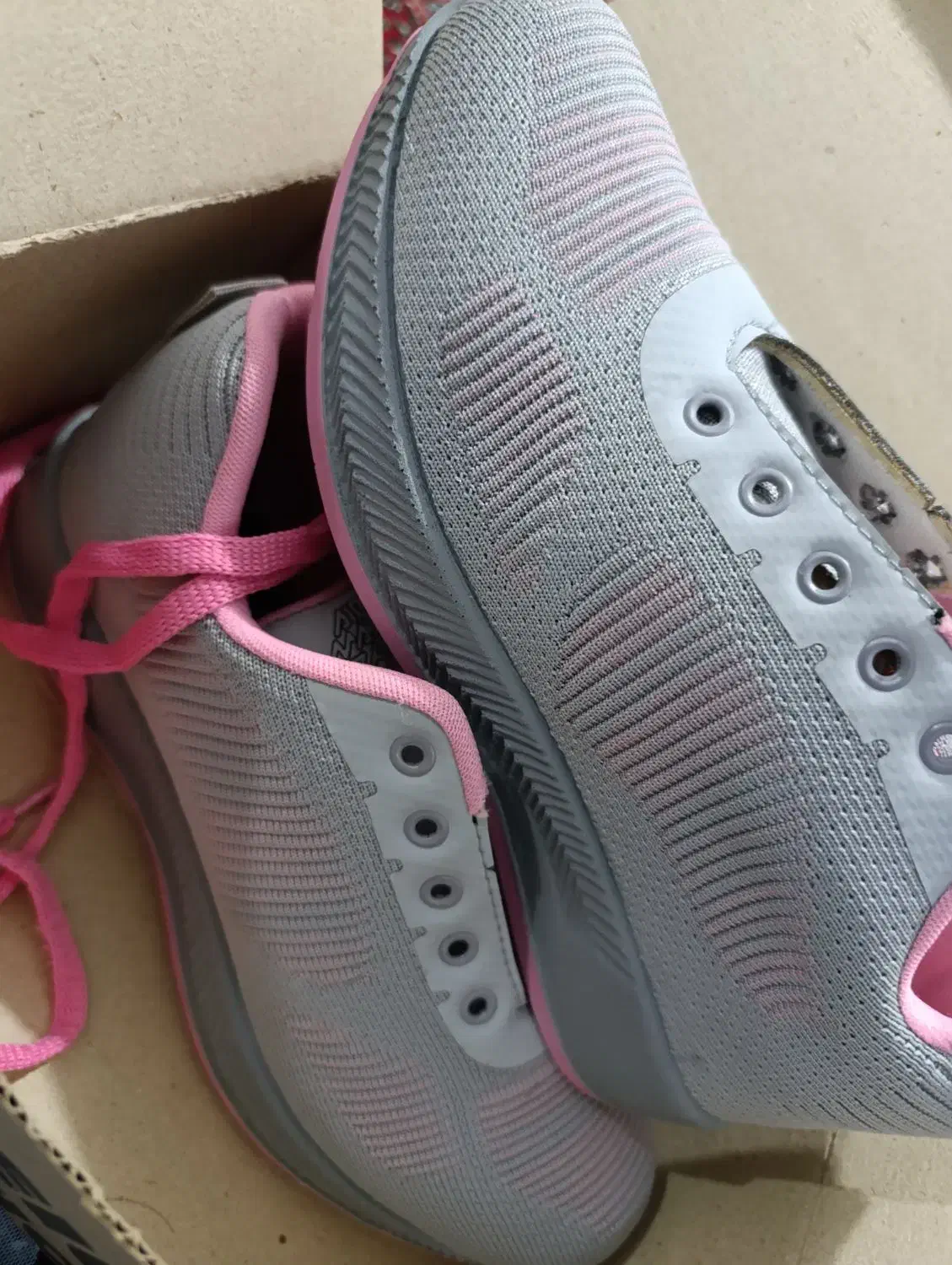 کفش|کیف، کفش، کمربند|مریوان, |دیوار