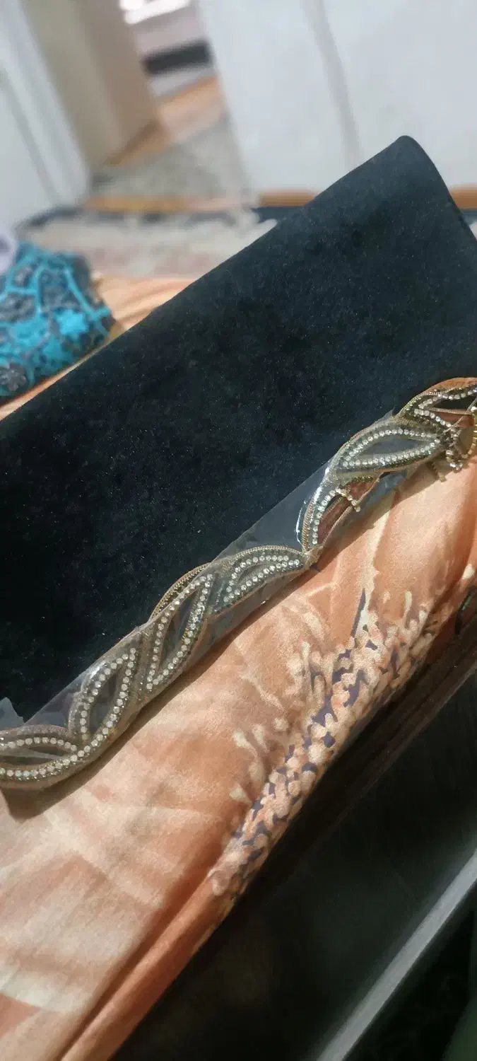 کیف رنانه|کیف، کفش، کمربند|ری, شهید غیوری (ابن باویه)|دیوار