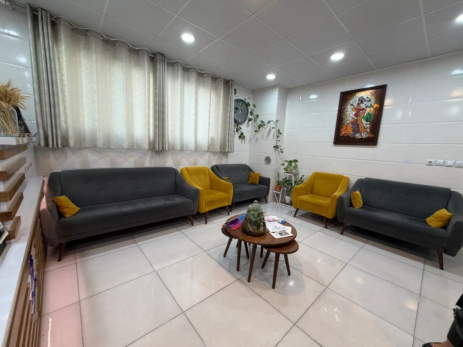 مبل در حد نو|مبلمان خانگی و میز عسلی|مرودشت, ابوذر شمالی‎|دیوار