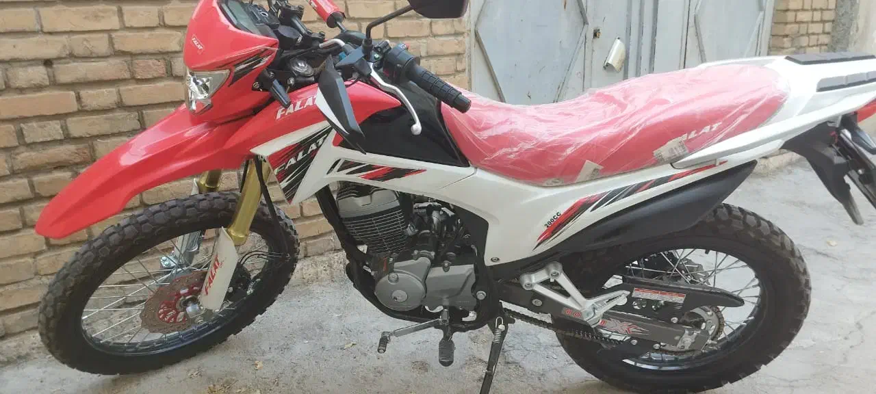 موتور فلاتطرح سی آر اف200|موتورسیکلت|هرسین, |دیوار