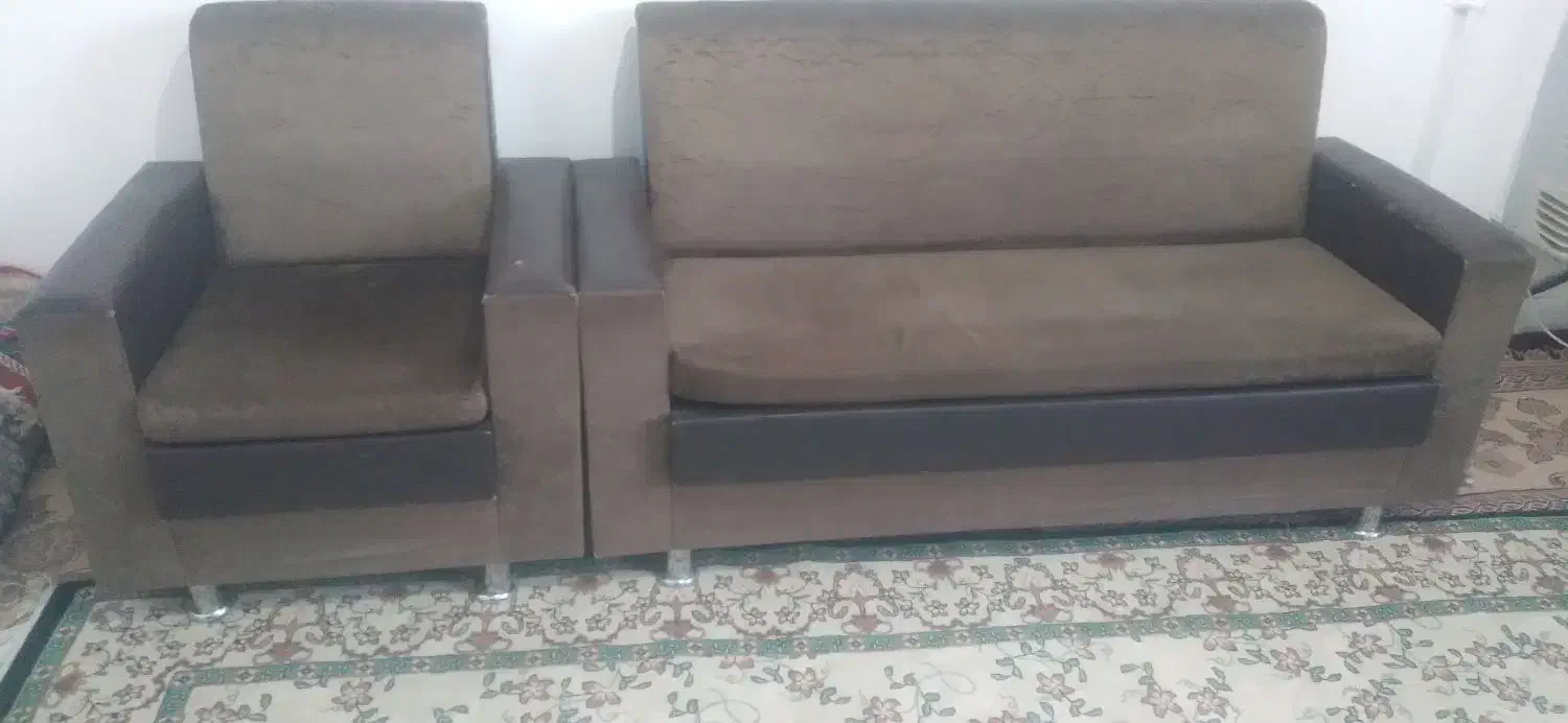 مبل راحتی تمیز یک دست|مبلمان خانگی و میز عسلی|تربت جام, میان جام|دیوار