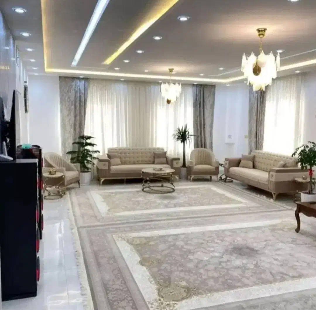 ۱۱۰متر/نوساز/فول امکانات/صادقیه