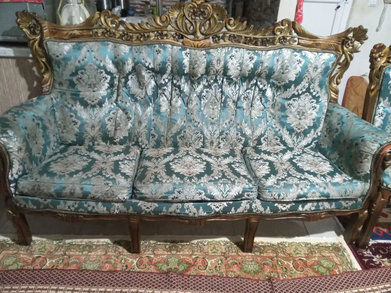 مبل‌وجلومبلی|مبلمان خانگی و میز عسلی|رشت, عینک|دیوار