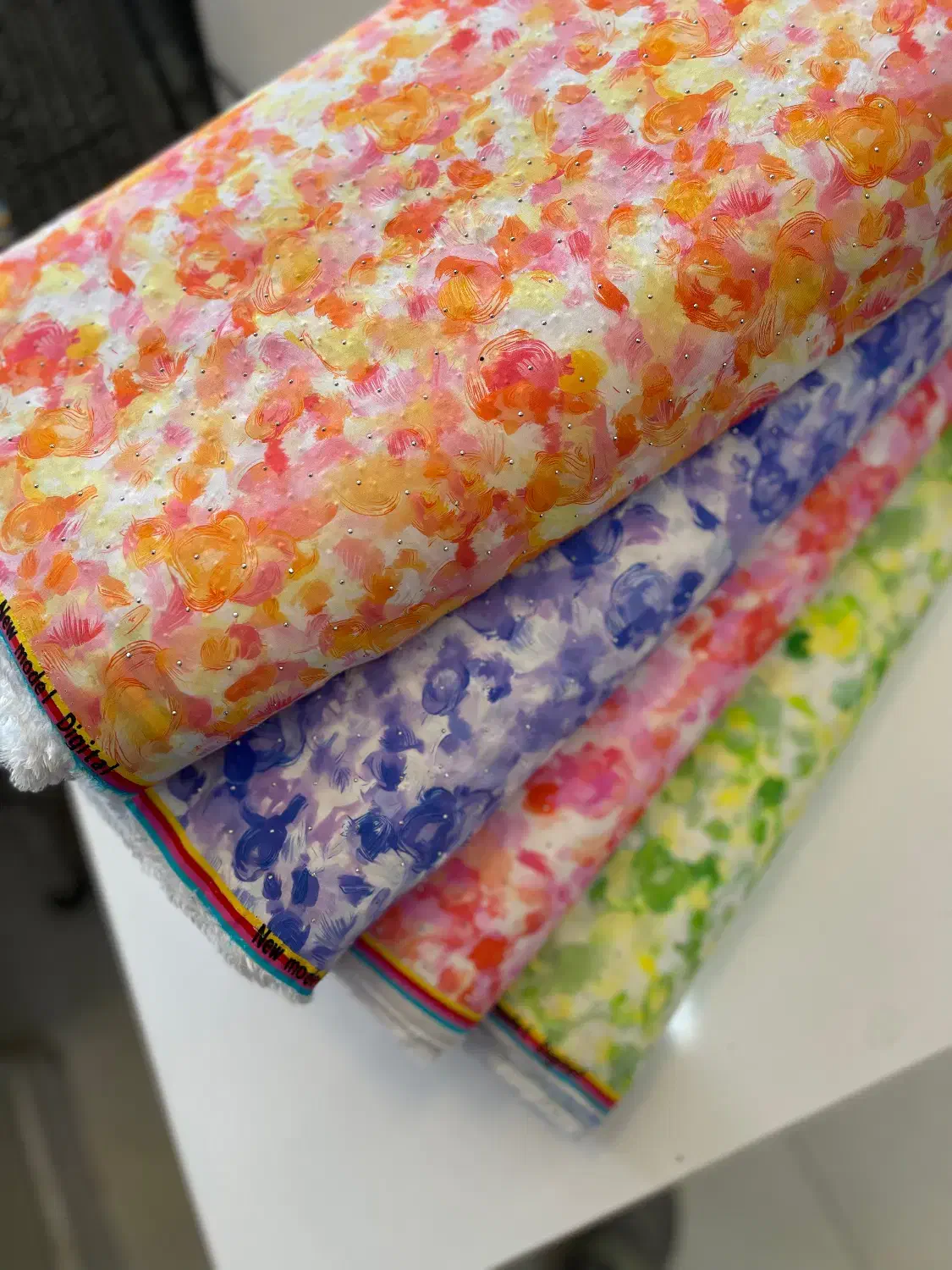 پارچه به صورت عمده و تک|لباس|قشم, |دیوار