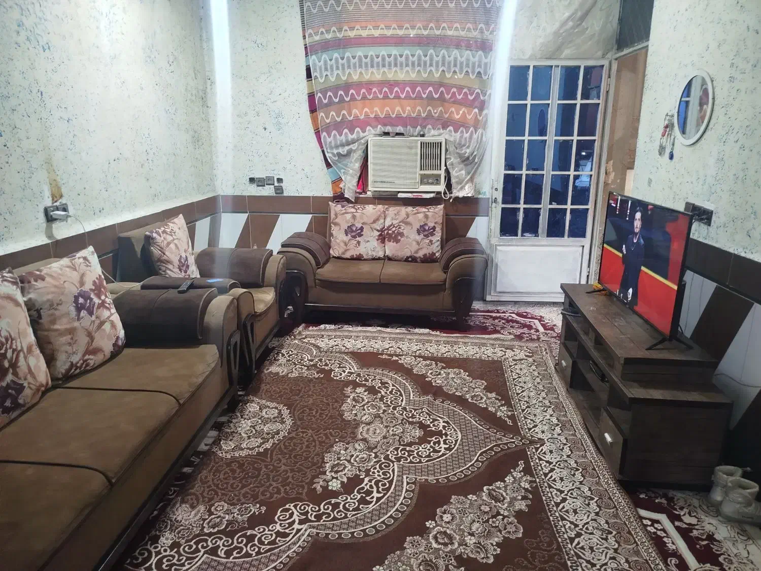 مبل 7نفره شیک وتمیز|مبلمان خانگی و میز عسلی|شوش, |دیوار