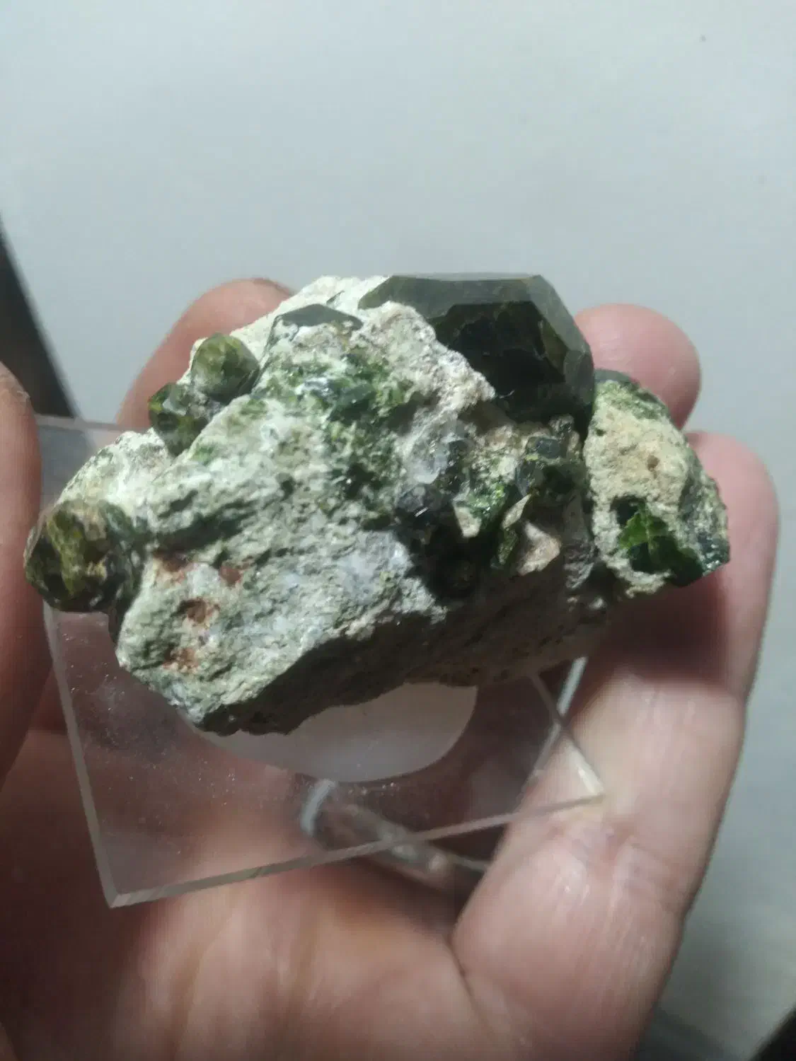 گارنت سبز یا همون یاقوت سیلان یل یاقوت سبز|جواهرات|رامسر, |دیوار