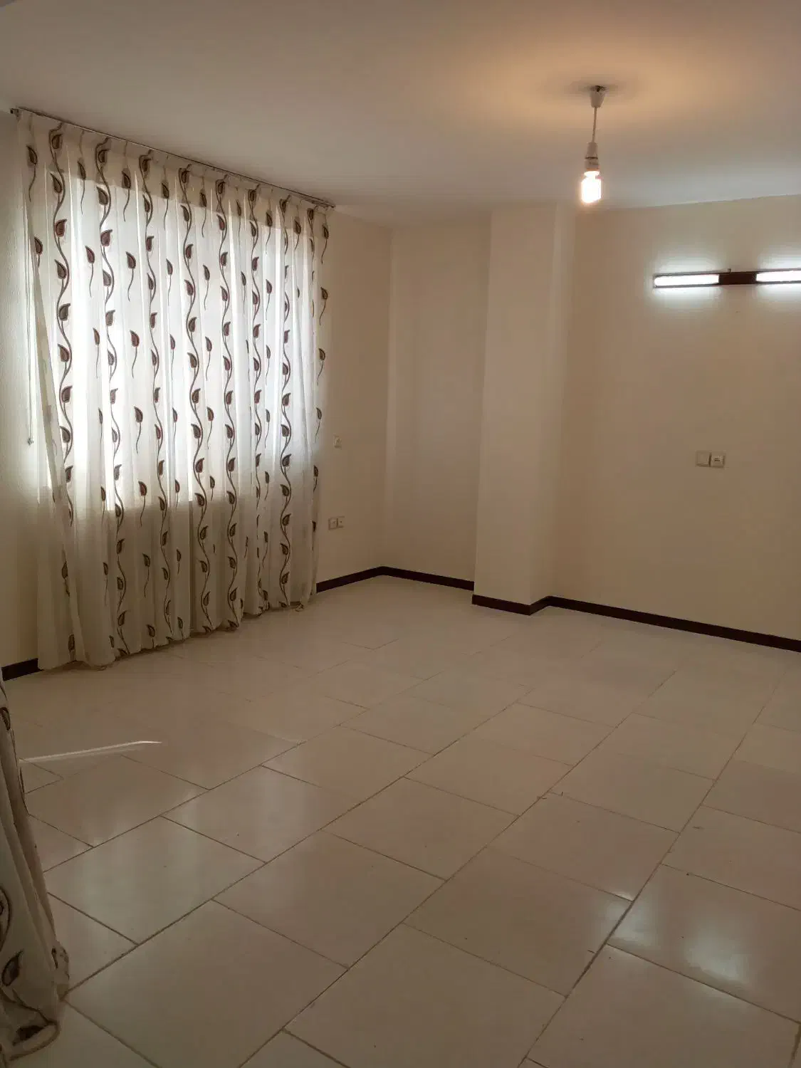 آپارتمان ۵ واحدی طبقه اول گرگاب شهرک|اجارهٔ آپارتمان|شاهینشهر, گرگاب|دیوار