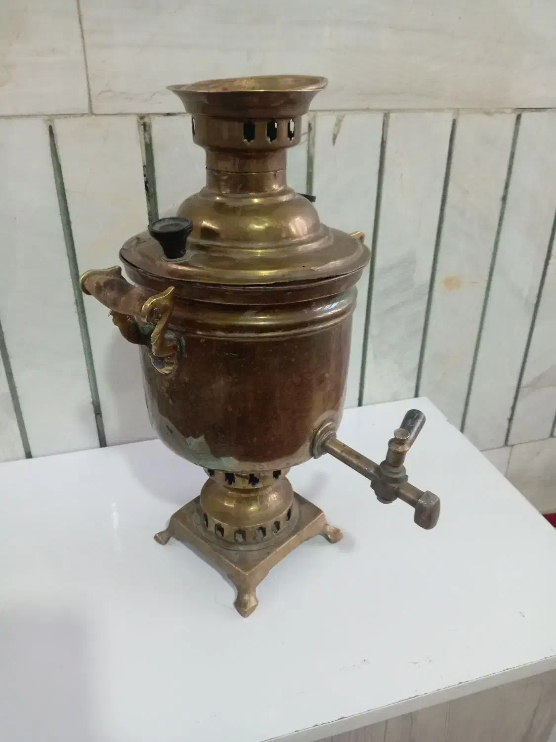 سماور زغالی قدیمی|کلکسیون اشیاء عتیقه|تربت‌حیدریه, قائم|دیوار