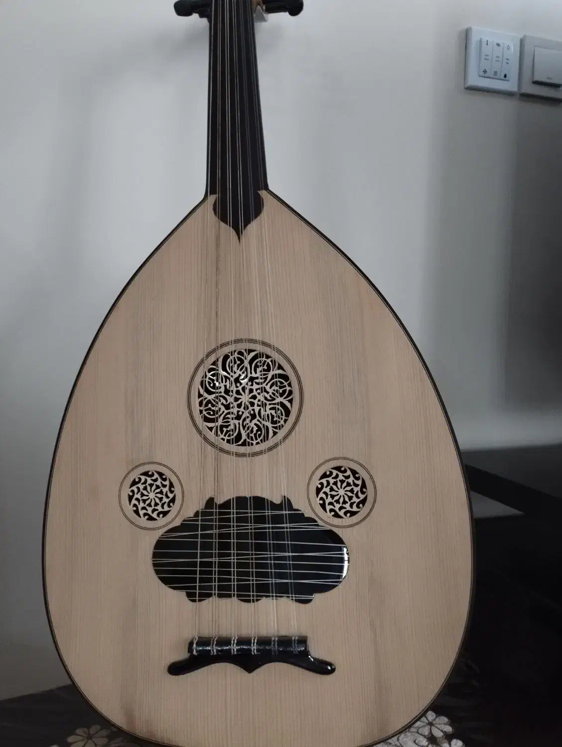 عود ترک|سازهای سنتی|فردیس, فردیس|دیوار