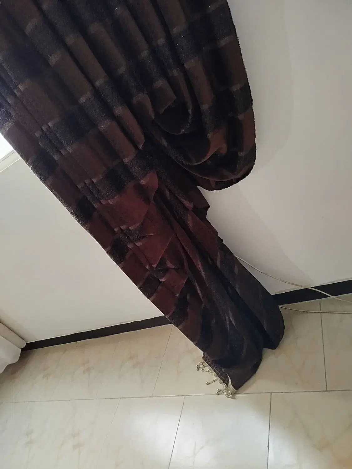 کنار پرده|پرده، رانر، رومیزی|فردیس, شهرک شهید حسینی|دیوار