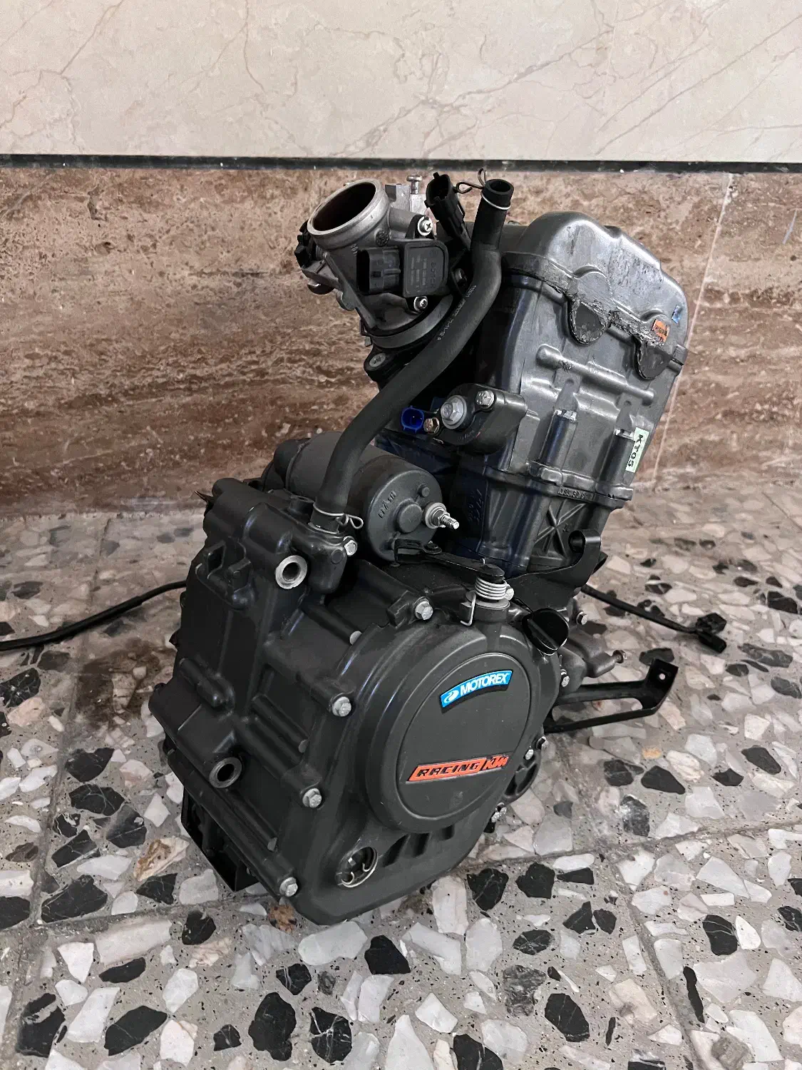 Ktmتصادفی|قطعات یدکی و لوازم جانبی|اصفهان, قلعه طبره|دیوار