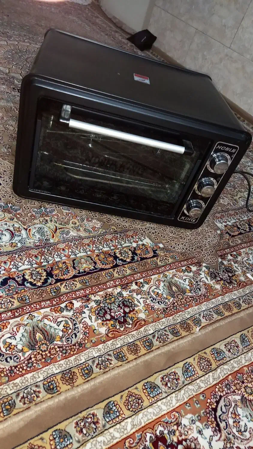 توستر سالم بدون خرابی رنگ مشکی|اجاق گاز و لوازم برقی پخت‌وپز|گلستان (تهران), |دیوار