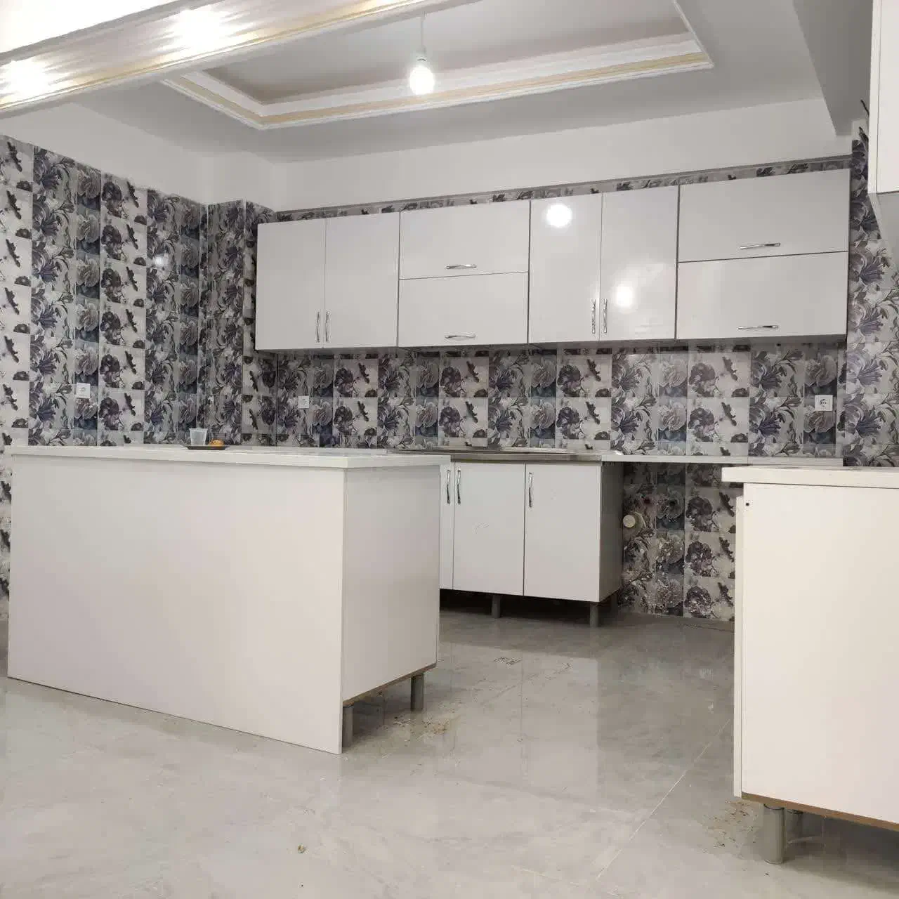 هایگلاس کابینتی مدرن و چشم گیر/کاری خاص باکدYM04|مصالح و تجهیزات ساختمان|بابلسر, |دیوار