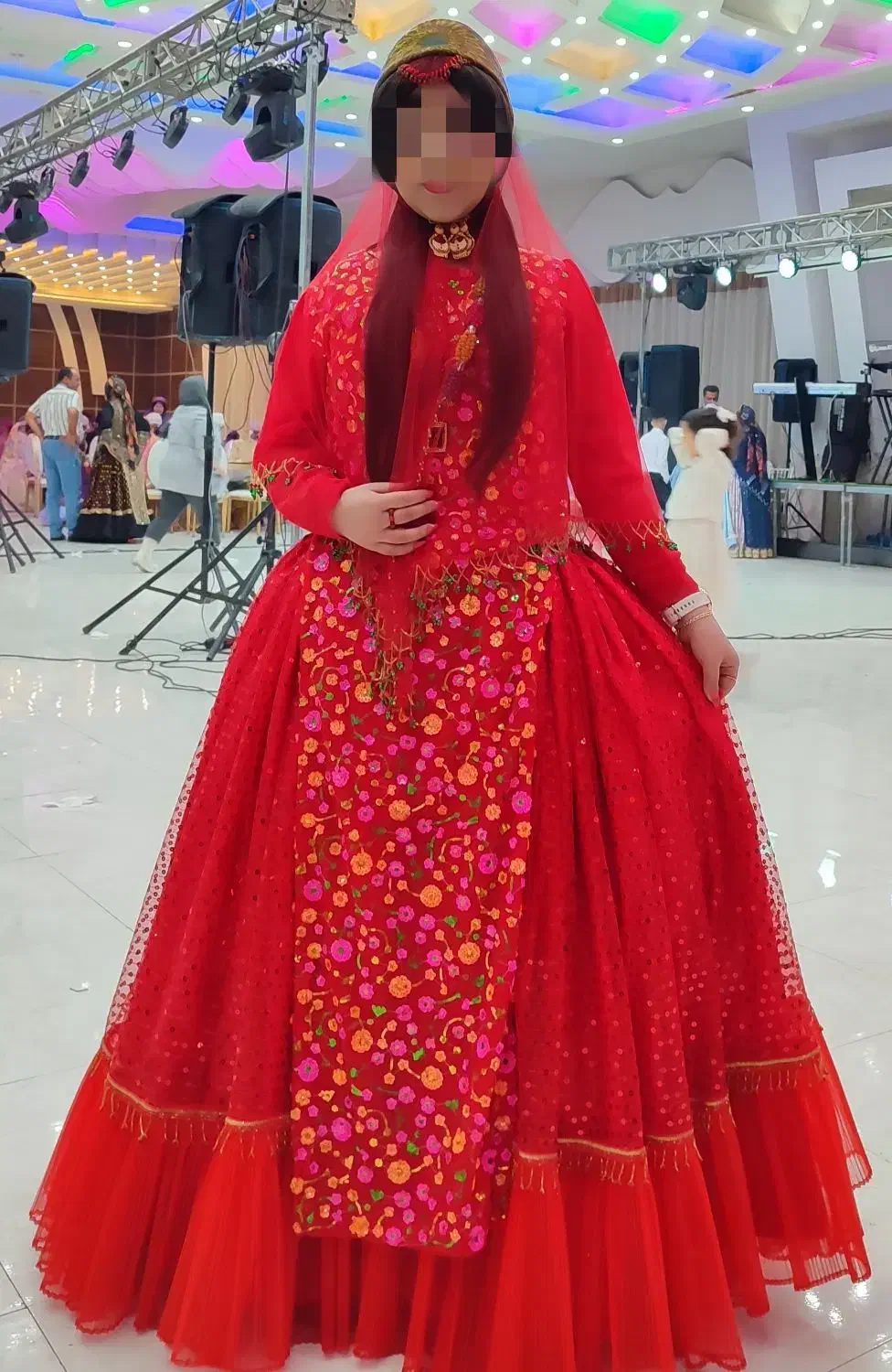 تعدادی لباس محلی در حد نو به فروش میرسد|لباس|درودزن, |دیوار