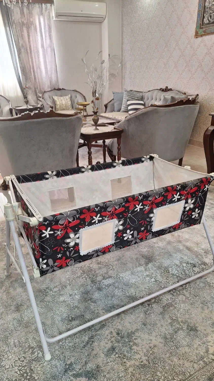 گهواره کودک|تخت و صندلی بچه|رشت, شهرک شهید مفتح|دیوار