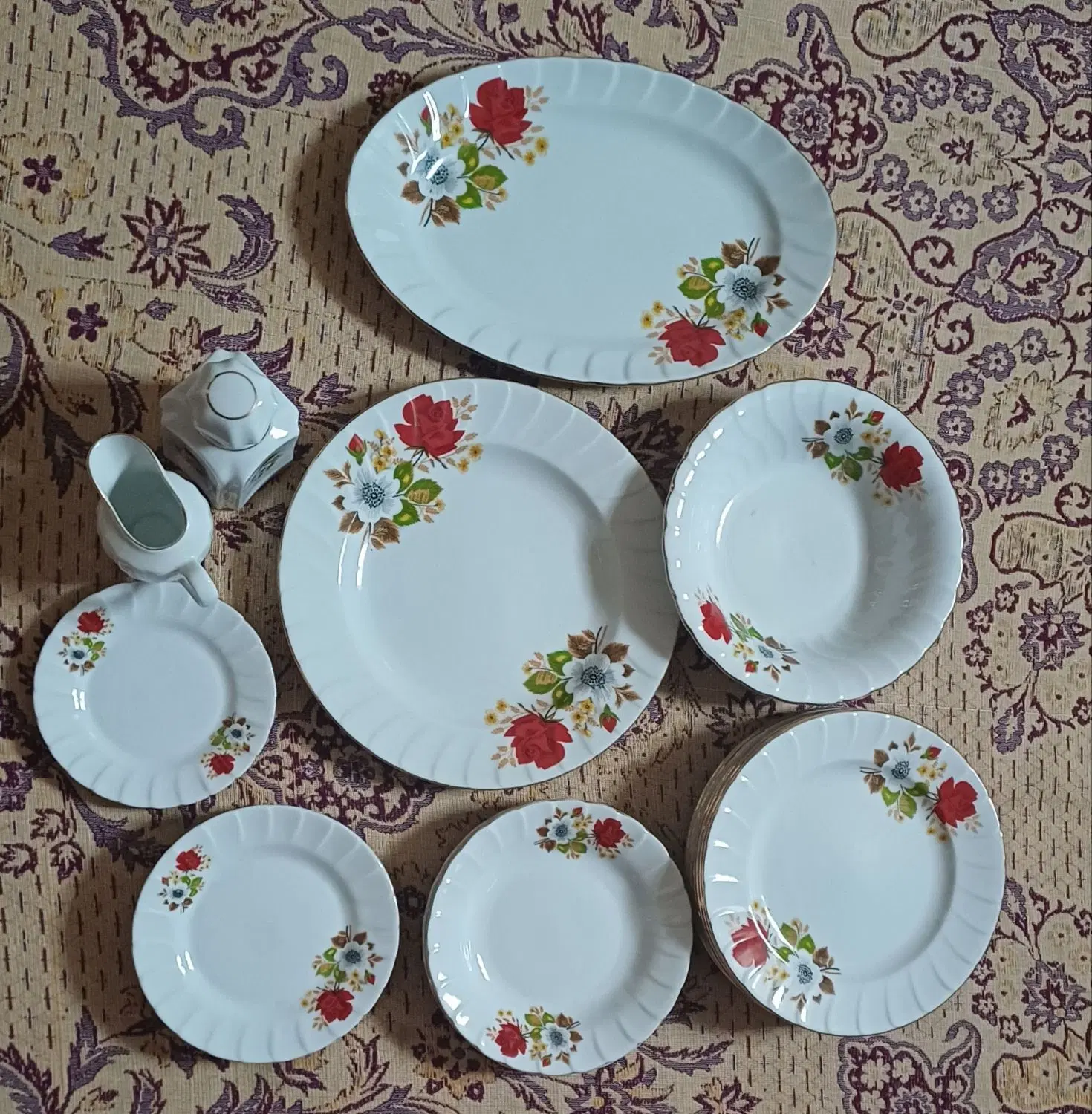 سرویس چینی|ظروف سرو و پذیرایی|شاهین‌شهر, گرگاب|دیوار