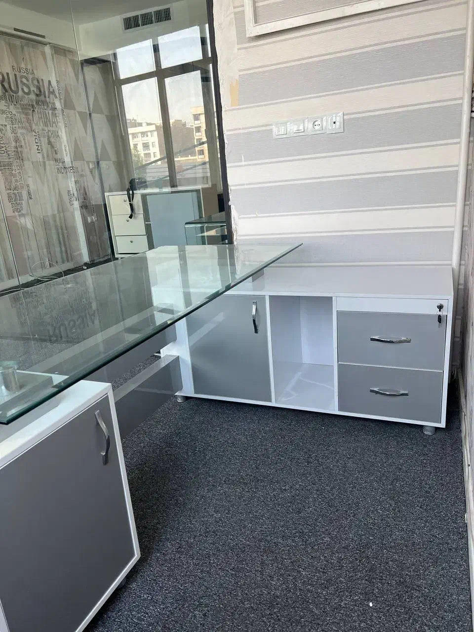 میز مدیرت و کمد اداری|دفتر کار|تهران, هروی|دیوار