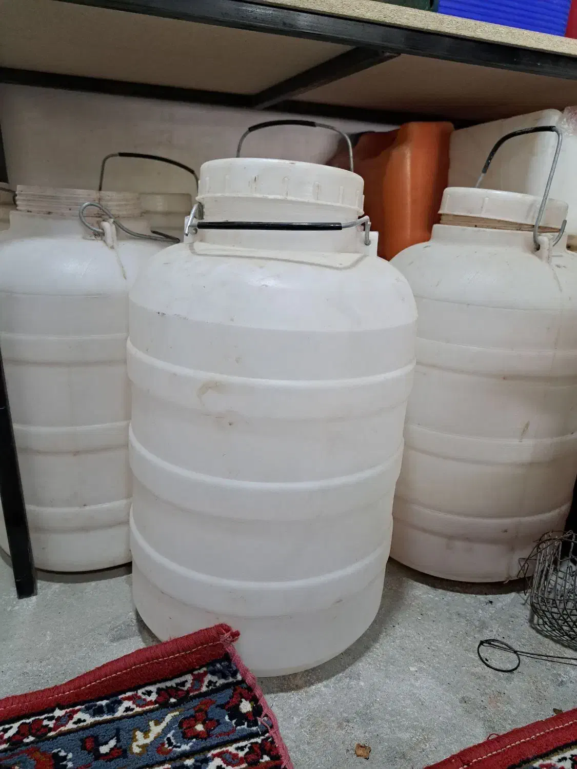 دبه برا ترشی کاملا سالم|ظروف نگهدارنده، پلاستیکی، یک‌بارمصرف|نقده, |دیوار