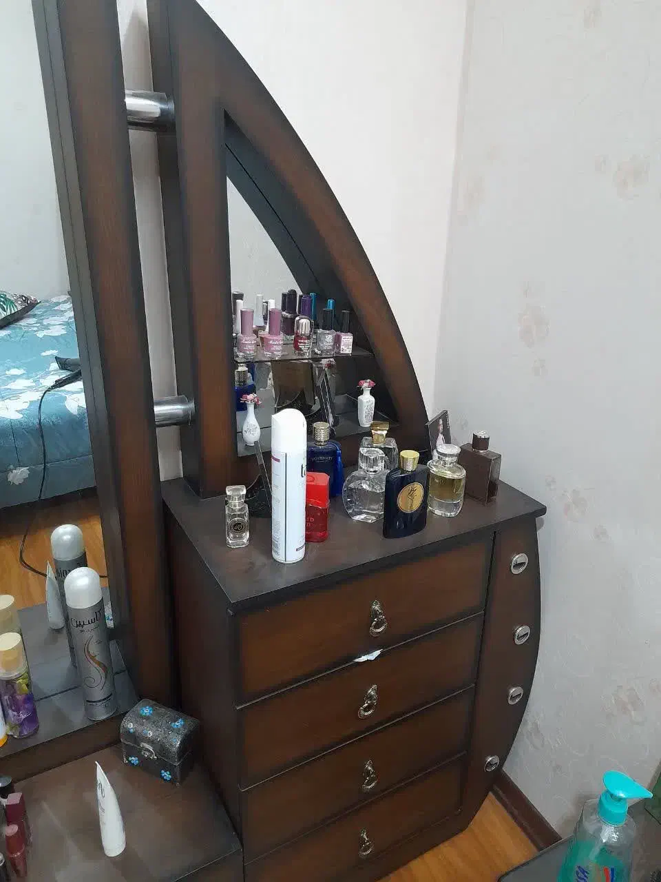 درآور|جاکفشی، کمد، دراور|مشهد, هنرور|دیوار