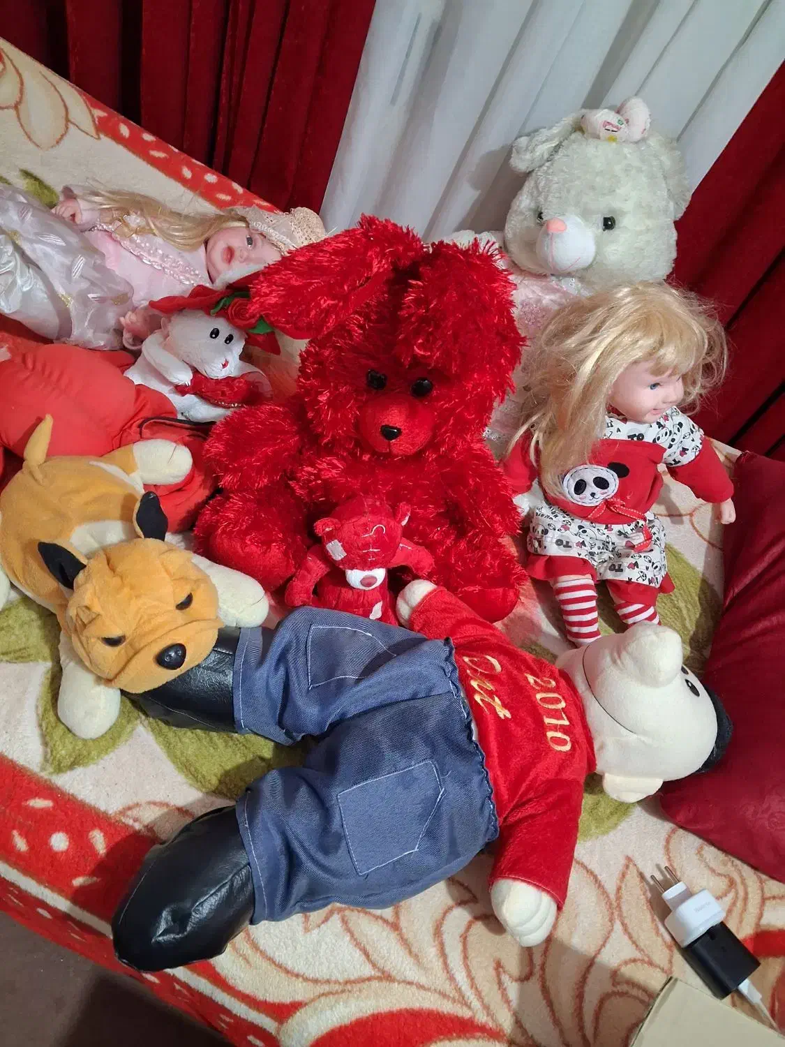 عروسک|اسباببازی بچه|رشت, کوی مهر|دیوار