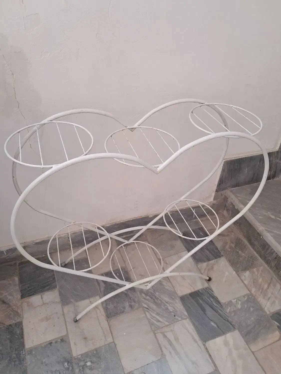 استند گل قلبی|گل و گیاه طبیعی|رباطکریم, رباطکریم|دیوار