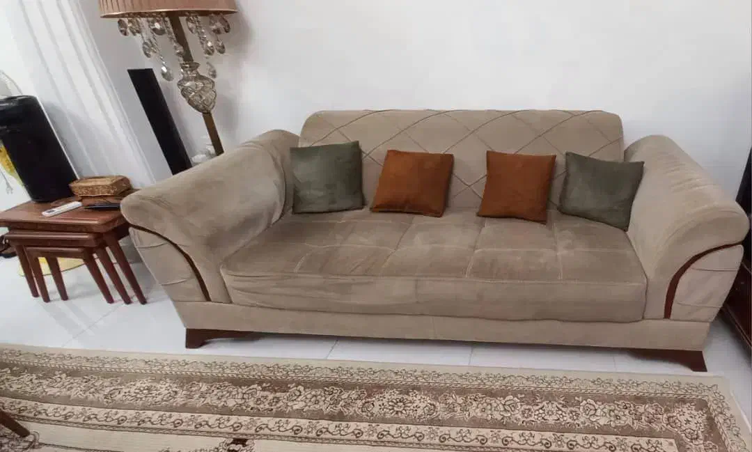 مبل ۷نفره سالم و محکم|مبلمان خانگی و میز عسلی|رشت, توشیبا|دیوار